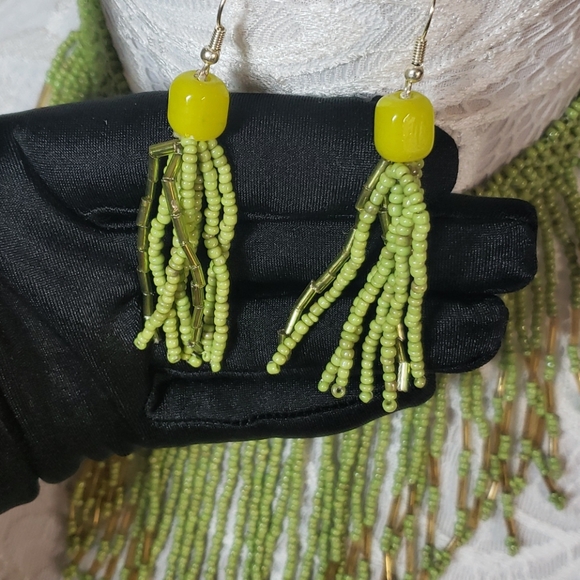 Green Seedbead Necklace and Earring Ser - Picture 2 of 4